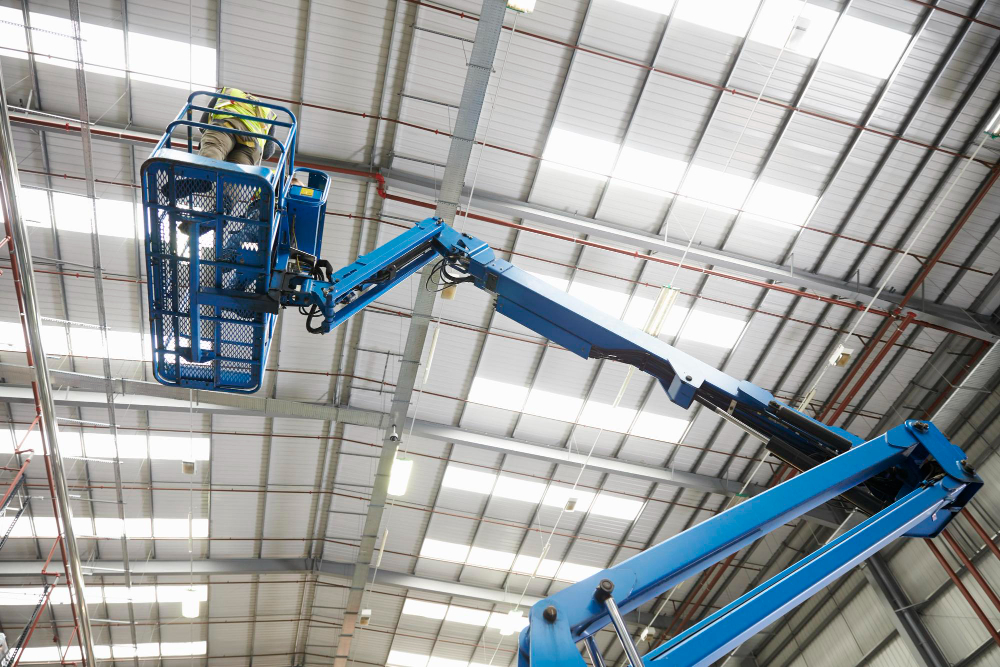 Telescopic vs. Articulating: Choosing the Right Boom Lift for Your Challenging Job
